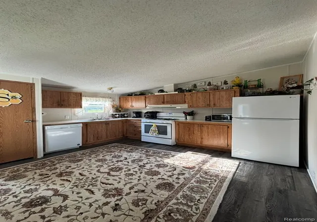 Photo 3 of Manufactured home for sale at 4101 S Lot #601 Sheridan, Lennon, MI 48449 | MLS# 60994764 | Listing updated on 2026-08-24