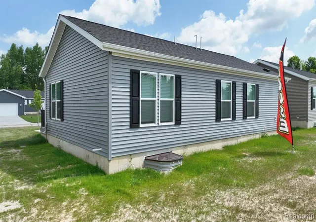 Photo 4 of Single family home for sale at 4414 Maple Leaf Trl, Flint, MI 48506 | MLS# 60369115 | Listing updated on 2026-03-18
