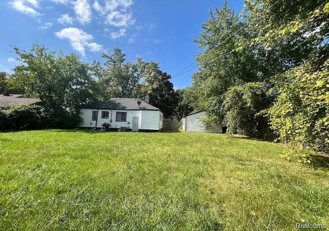 Photo 2 of Single family home for sale at 20760 Ridgedale St, Oak Park, MI 48237 | MLS# 61013356 | Listing updated on 2026-07-31