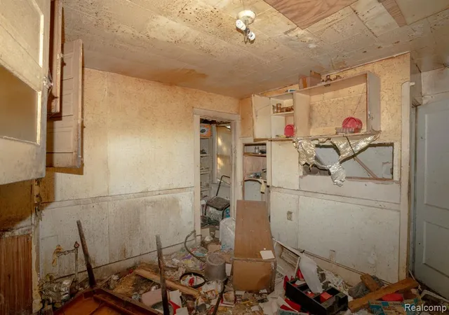 4th image of 17220 Detroit St, Detroit, MI 48224 2236 | MLS# 60992185