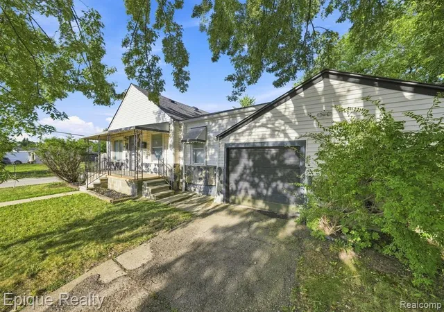 Photo 3 of Single family home for sale at 4003 Spruce St, Inkster, MI 48141 2923 | MLS# 61022366 | Listing updated on 2026-08-22