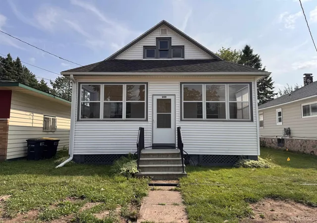 Photo 1 of Single family home for sale at 209 E Harding Ave, Ironwood, MI 49938 | MLS# 50184874 | Listing updated on 2025-09-23