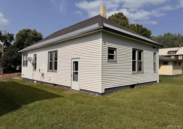 Photo 3 of Single family home for sale at 209 E Harding Ave, Ironwood, MI 49938 | MLS# 50184874 | Listing updated on 2025-09-23