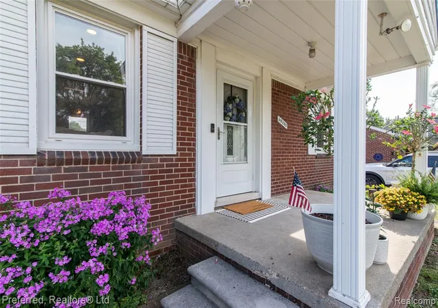 Photo 2 of Sale Pending at 30285 7 Mile Rd, Livonia, MI 48152 | MLS# 61023066 | Listing updated on 2026-08-22