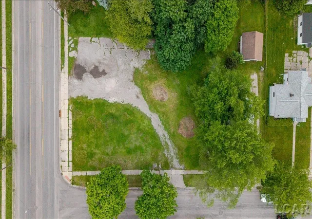 4th image of 319 W Beecher St, Adrian, MI 49221 | MLS# 50208601
