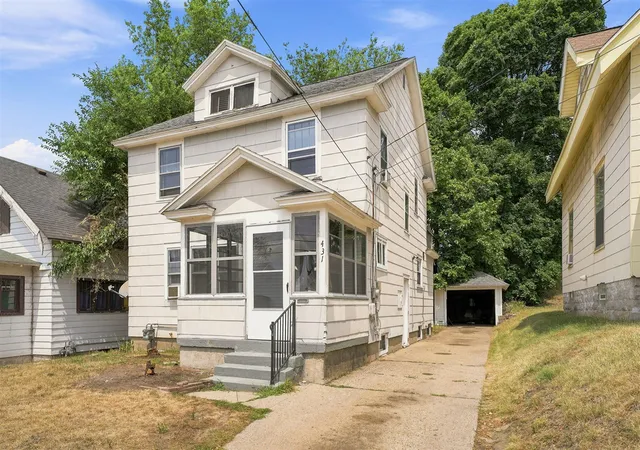 Photo 2 of Sale Pending at 431 Delaware St, Grand Rapids, MI 49507 | MLS# 70547261 | Listing updated on 2026-08-23