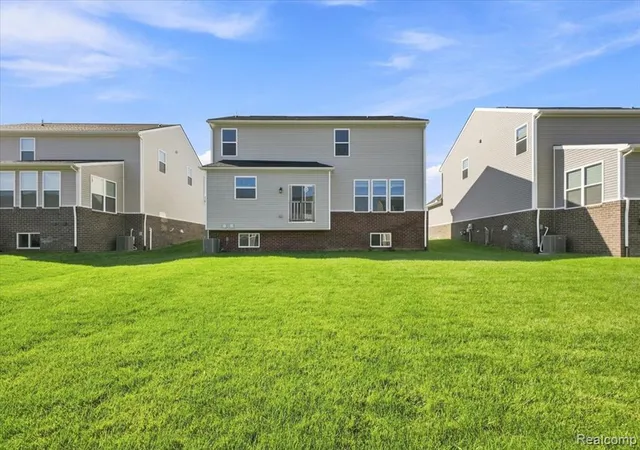 41st image of 58802 Falabella Dr, South Lyon, MI 48178 7129 | MLS# 61024472
