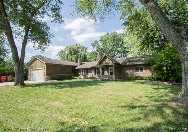2nd image of 21725 Ulrich St, Clinton Township, MI 48036 3721 | MLS# 61024055