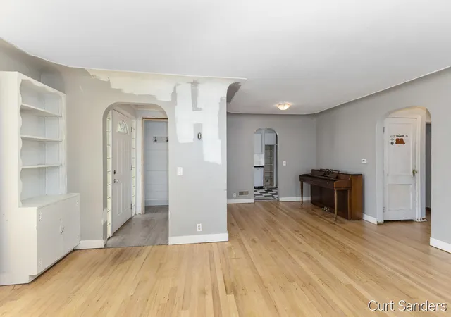 Photo 3 of Sale Pending at 563 Ferris St, Grand Rapids, MI 49544 | MLS# 70541706 | Listing updated on 2026-07-15