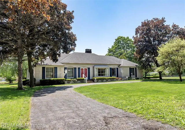 2nd image of 1314 Hollywood Dr, Monroe, MI 48162 | MLS# 60996677