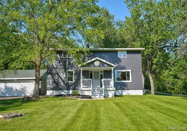 Homes for sale in Lake Orion, MI | 1460 W Silverbell Rd, Lake Orion, MI 48359 | MLS# 60999188