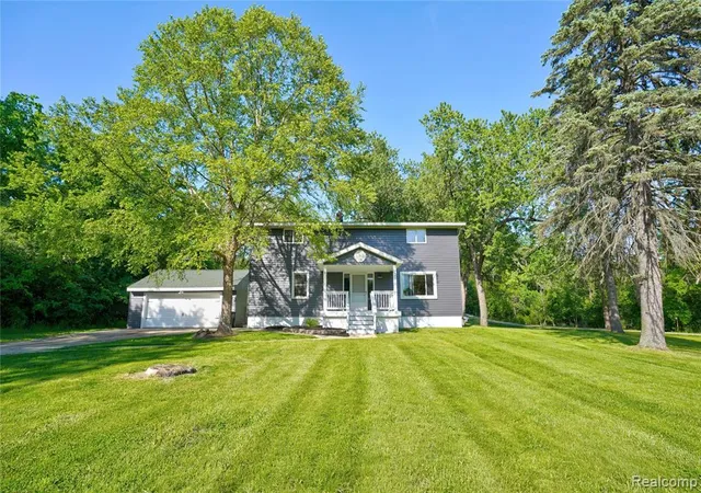 Homes for sale in Lake Orion, MI | 1460 W Silverbell Rd, Lake Orion, MI 48359 | MLS# 60999188