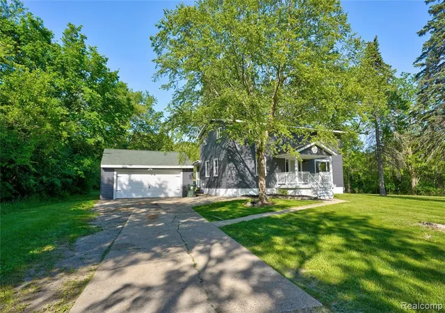 Homes for sale in Lake Orion, MI | 1460 W Silverbell Rd, Lake Orion, MI 48359 | MLS# 60999188