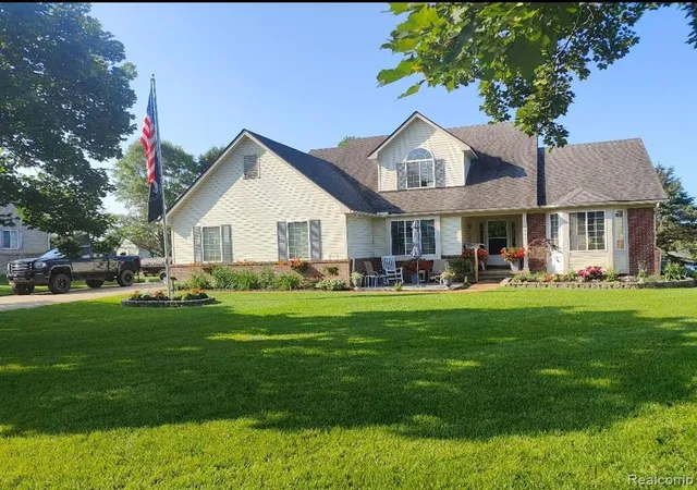 Homes for sale in Clarkston, MI | 221 Maplewood Dr, Clarkston, MI 48348 | MLS# 60993901