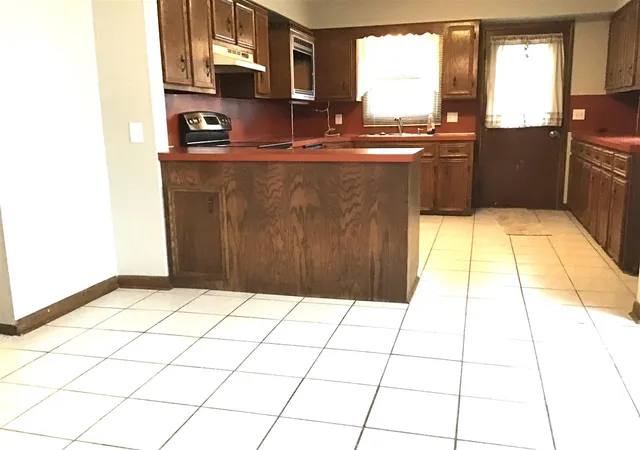 Photo 3 of Sale Pending at 3228 Taft Ave, Wyoming, MI 49519 | MLS# 70528003 | Listing updated on 2026-05-08