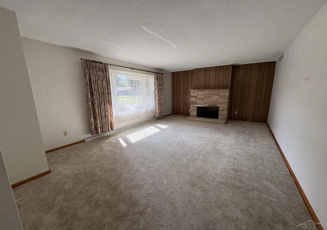 Photo 3 of Sale Pending at 3055 W Navaho Trail Dr, Saginaw, MI 48626 | MLS# 50219585 | Listing updated on 2026-08-27
