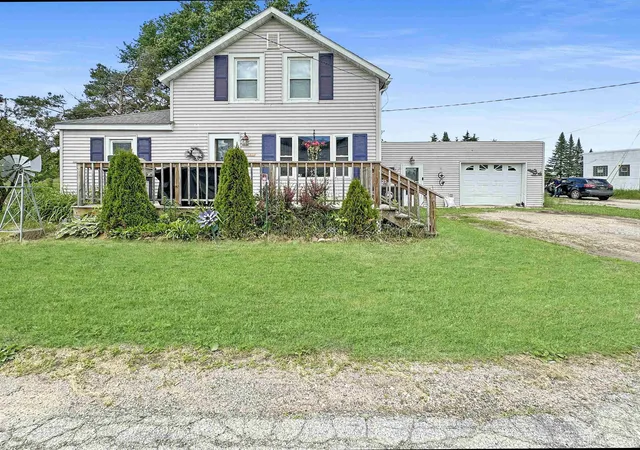Homes for sale in Bark River, MI | 1274 12th Rd, Bark River, MI 49837 | MLS# 50213106