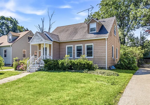 Homes for sale in Saint Joseph, MI | 912 Kingsley Ave, Saint Joseph, MI 49085 | MLS# 70544236