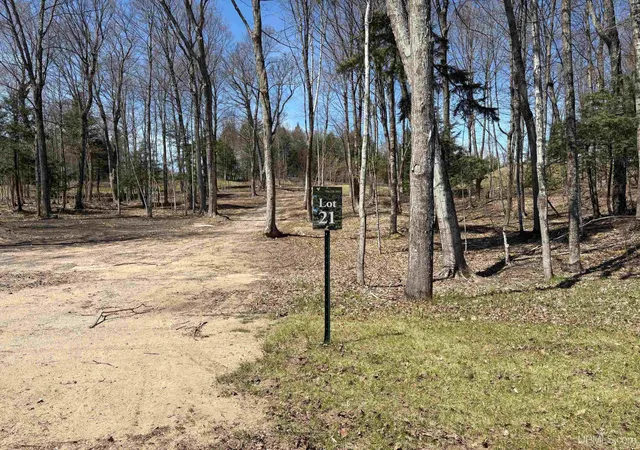 1st image of 3421 Nuthatch Ln, Marquette, MI 49855 | MLS# 50203180