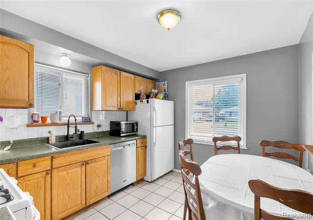 Homes for sale in Livonia, MI | 12030 Arcola St, Livonia, MI 48150 | MLS# 60990669