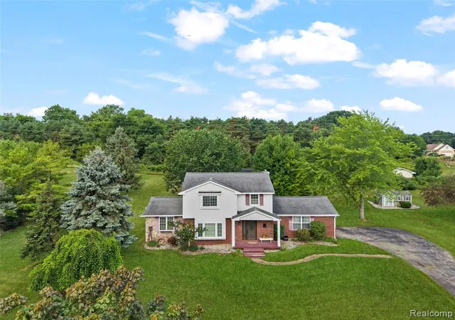 Photo 2 of Single family home for sale at 795 Vivian Ln, Oxford, MI 48371 1452 | MLS# 61023927 | Listing updated on 2026-08-27