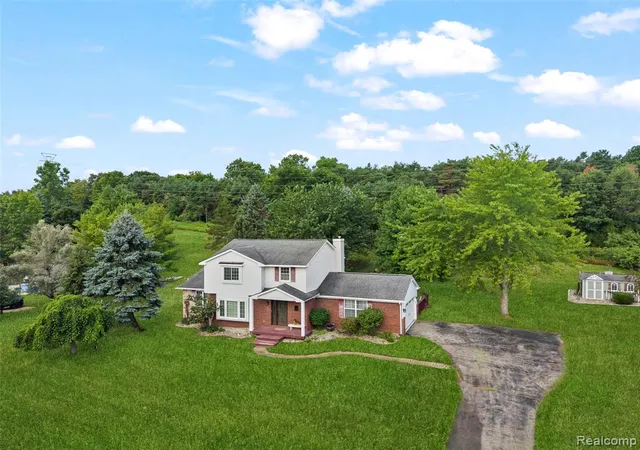 Photo 3 of Single family home for sale at 795 Vivian Ln, Oxford, MI 48371 1452 | MLS# 61023927 | Listing updated on 2026-08-27