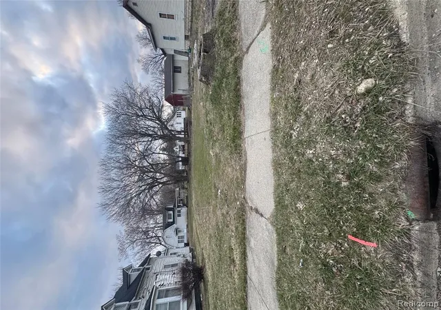 1st image of 68 Lake St, Pontiac, MI 48341 | MLS# 60979638