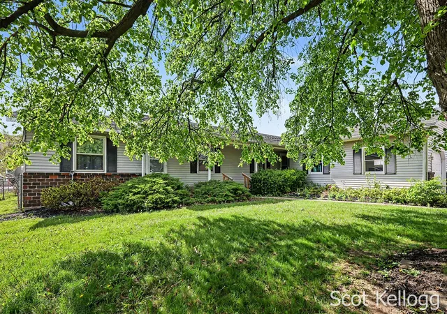 2nd image of 3209 3211 Coach Ln, Grand Rapids, MI 49512 | MLS# 70530438