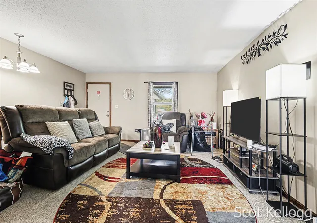 Listing Photo 4 - Condo for sale in building located at 3209-3211 Coach Ln, Grand Rapids, MI 49512