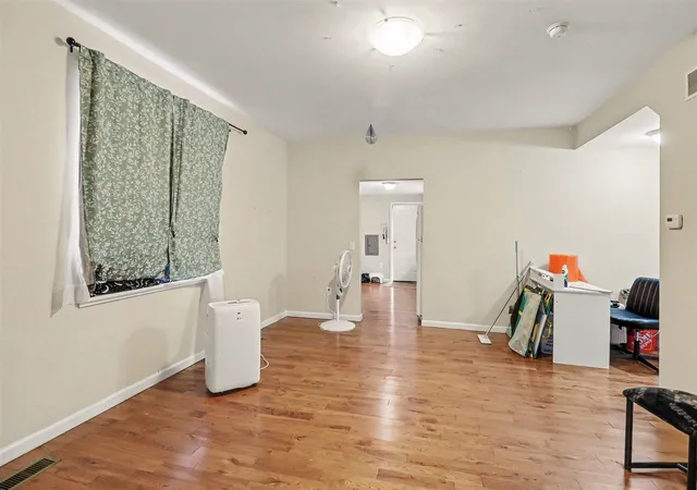 2nd image of 116 N Summit St, Ypsilanti, MI 48197 | MLS# 70551862