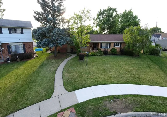 Photo 2 of Sale Pending at 22685 Maple Ct, Hazel Park, MI 48030 | MLS# 61012750 | Listing updated on 2026-07-31