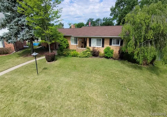 Photo 3 of Sale Pending at 22685 Maple Ct, Hazel Park, MI 48030 | MLS# 61012750 | Listing updated on 2026-07-31