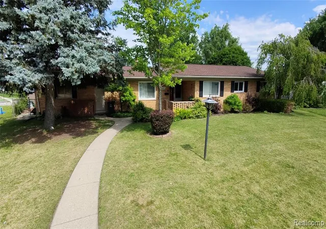 Photo 4 of Sale Pending at 22685 Maple Ct, Hazel Park, MI 48030 | MLS# 61012750 | Listing updated on 2026-07-31