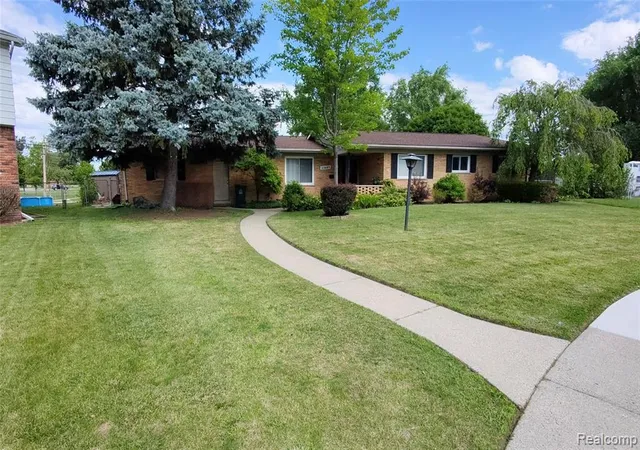 Photo 5 of Sale Pending at 22685 Maple Ct, Hazel Park, MI 48030 | MLS# 61012750 | Listing updated on 2026-07-31