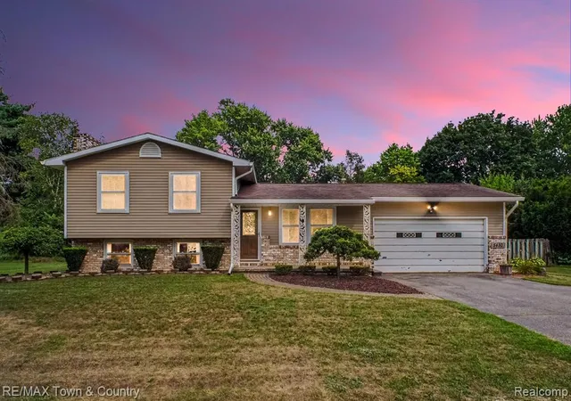 1st image of 5430 River Ridge Dr, Flushing, MI 48433 | MLS# 61021905