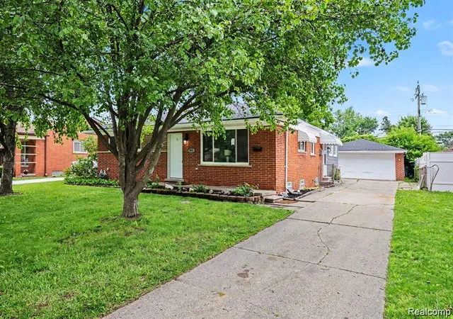 Photo 2 of Single family home for sale at 35812 Little Mack Ave, Clinton Township, MI 48035 | MLS# 61026217 | Listing updated on 2026-09-01