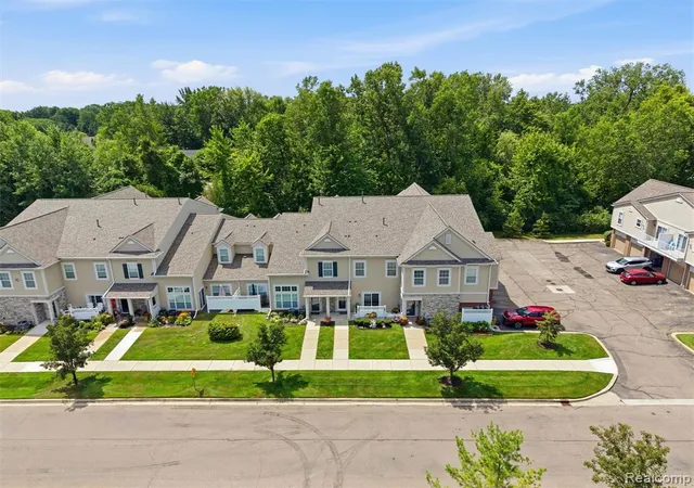 Photo 40 of Sale Pending at 25880 Maritime Cir, Harrison Township, MI 48045 | MLS# 61015058 | Listing updated on 2026-08-11