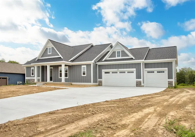 2nd image of 2975 Colfax St, Fennville, MI 49408 | MLS# 70553524