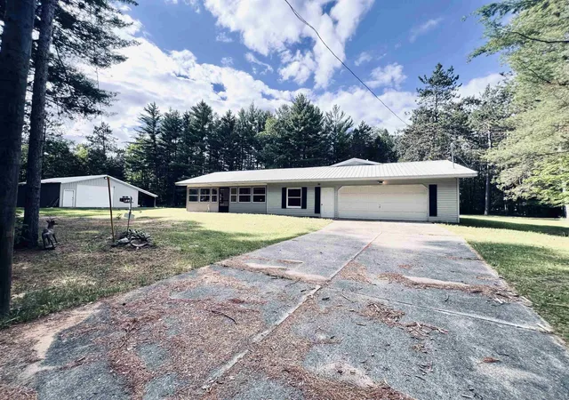 Homes for sale in Lake City, MI | 5905 E Moorestown Rd, Lake City, MI 49651 | MLS# 80070023