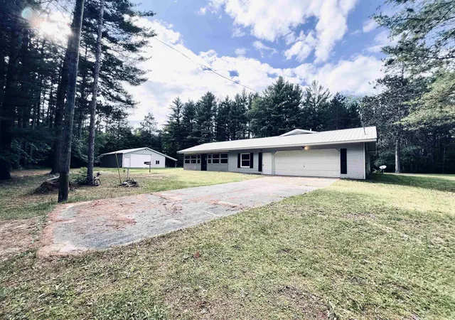 Homes for sale in Lake City, MI | 5905 E Moorestown Rd, Lake City, MI 49651 | MLS# 80070023