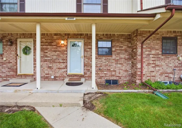 Photo 3 of Condo for sale at 35893 Castlewood Ct, Westland, MI 48185 5801 | MLS# 61023845 | Listing updated on 2026-08-24
