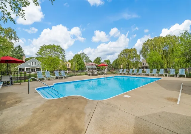 2nd image of 222 S Whittaker St #G, New Buffalo, MI 49117 | MLS# 70533426