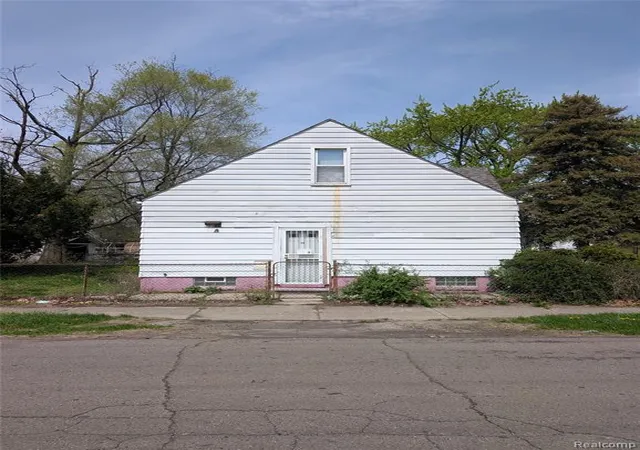 3rd image of 20505 Hamburg St, Detroit, MI 48205 | MLS# 60988239