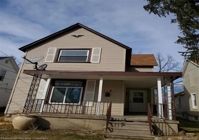 Photo 1 of Sale Pending at 118 Henry Clay Ave, Pontiac, MI 48341 | MLS# 60045880 | Listing updated on 2025-06-20