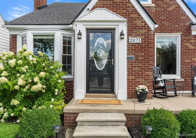 Photo 4 of Sale Pending at 2071 10Th St, Wyandotte, MI 48192 3807 | MLS# 61024066 | Listing updated on 2026-08-30