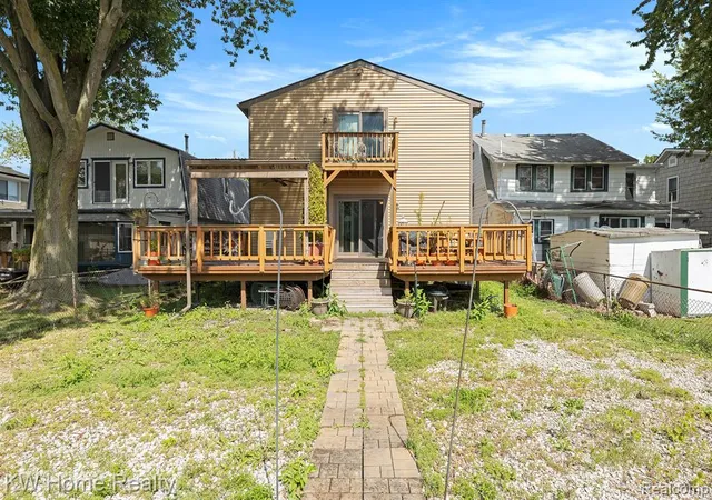 4th image of 37881 Sunnybrook St, Harrison Township, MI 48045 | MLS# 61009156