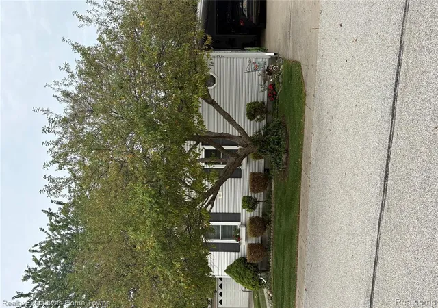 2nd image of 4333 24th #107, Fort Gratiot, MI 48059 | MLS# 61021713