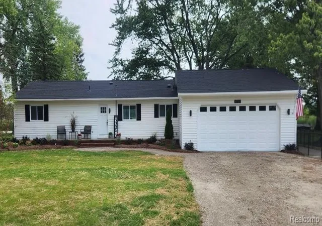 Photo 1 of Sale Pending at 32563 Sutton Rd, Chesterfield, MI 48047 | MLS# 61021585 | Listing updated on 2026-08-27