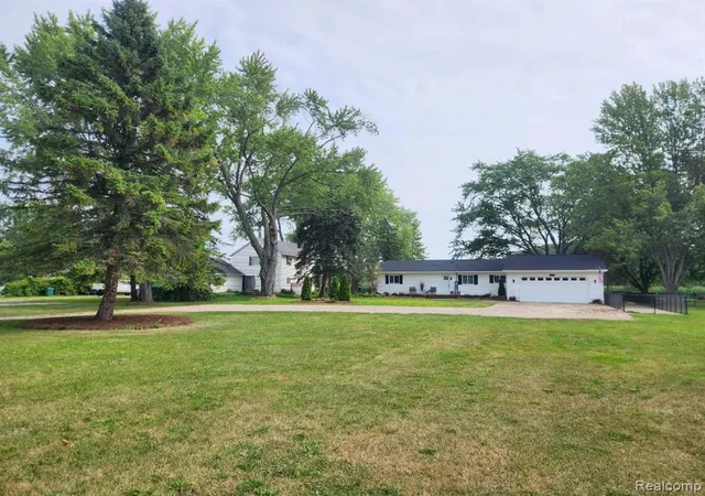 Photo 2 of Sale Pending at 32563 Sutton Rd, Chesterfield, MI 48047 | MLS# 61021585 | Listing updated on 2026-08-27