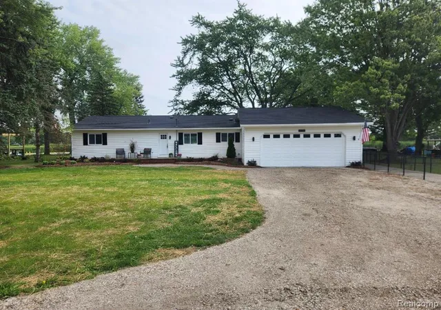 Photo 3 of Sale Pending at 32563 Sutton Rd, Chesterfield, MI 48047 | MLS# 61021585 | Listing updated on 2026-08-27